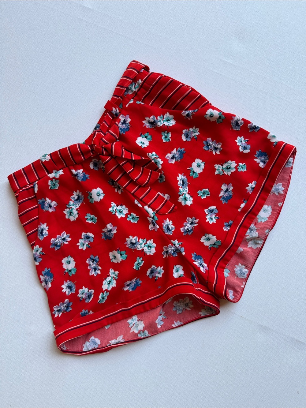Xhilaration Red Floral Shorts,‎ Size S